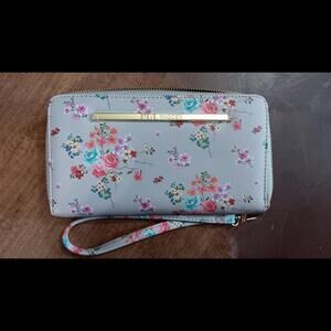 Stylish Steve Madden Floral Wallet with Wrist Strap